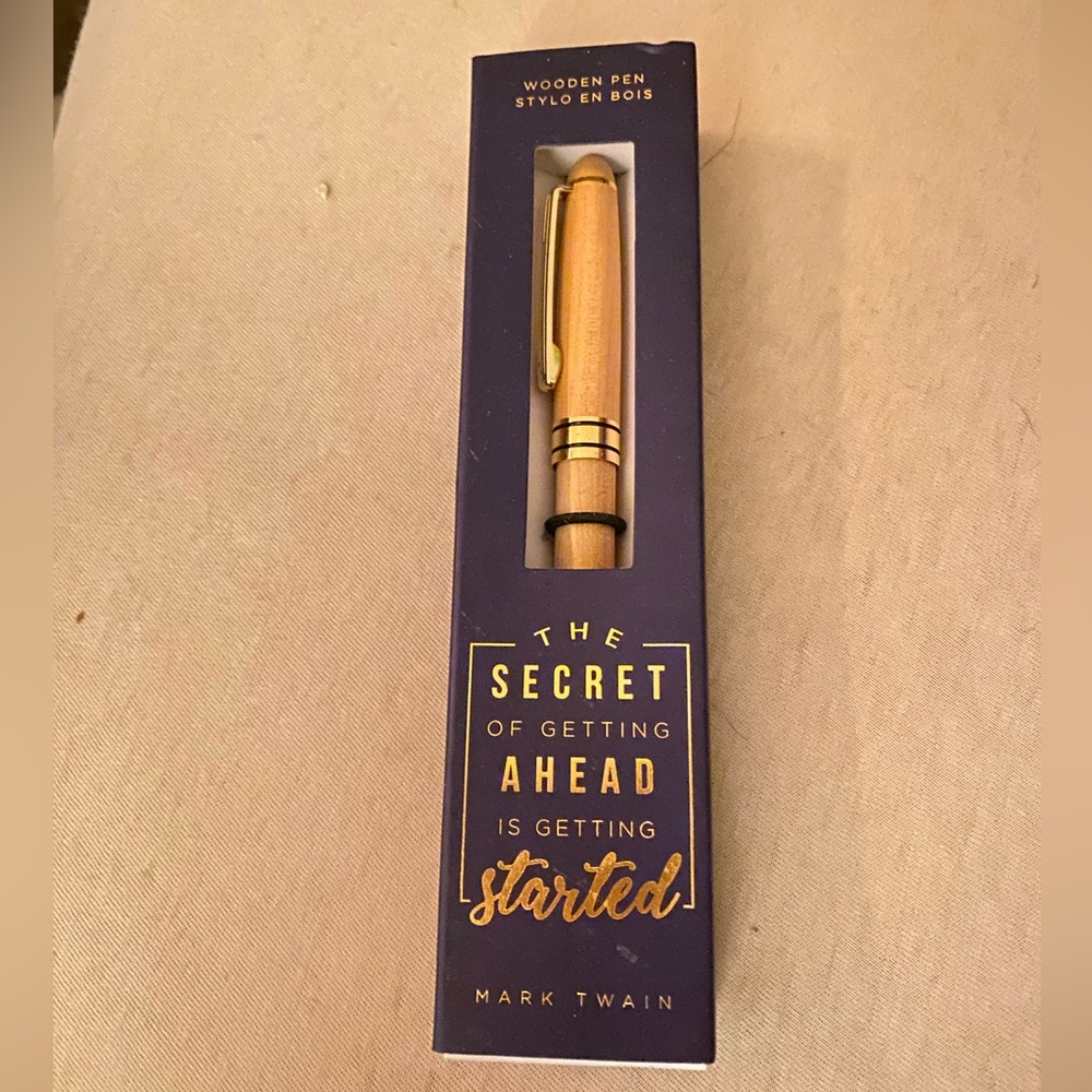 Wooden Pen - with Mark Twain quote - Brand New in Box from Papyrus store